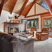 Moose Cabin Year-round Outdoor Fun w/ BBQ