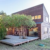 The Sixpence Beach Access Hot Tub