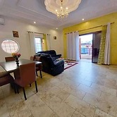 Stoning 3-bed Apartment by the Beach in Kribi