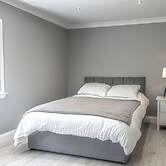 Lovely 1-bed Cottage in Kelty With Hot Tub