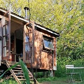 Totnes - Cabin - Sleeps 4 - Garden - Parking