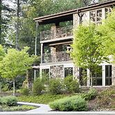 Kanuga Inn & Lodging