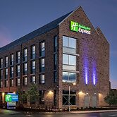 Holiday Inn Express Cambridge West Cambourne by IHG
