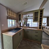 Stunning Platinum Caravan in Rhyl 2 Mins to Beach