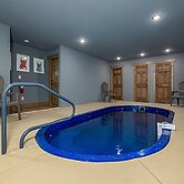 Splashing Bear Lodge