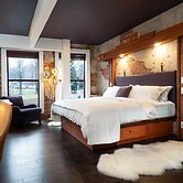 The Horton Hotel and Rooftop Lounge