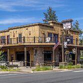Ski Inn Taphouse Hotel