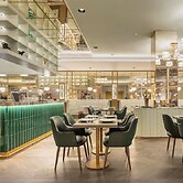 The Emerald House Lisbon, Curio Collection By Hilton