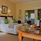 Sweet Thorn Tree Spacious Cottage for 2 People With Great Terrace!
