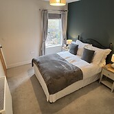 Refurbished Victorian Villa- Free Parking- Sleeps6