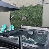 Pet Friendly Modern Zen Studio Retreat W/ Hot Tub! Home by RedAwning