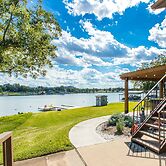 Waterfront 5 BR w/ Hot Tub Sleeps 13!