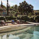 Strofilia Stone Residences