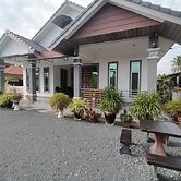 OYO Home 90388 Homestay Masha