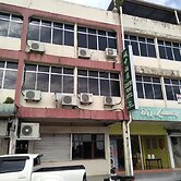 OYO 90376 Centre Point Hotel