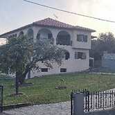 Apt - Sleeps 4 - Pets Ok - Parking - Balcony