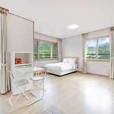 Jeju Gwaneumsa Ganeun gil Pension