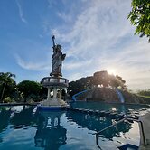 Libertyland Waterpark Resort