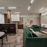 Kostjukowski Apartments Avalon