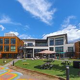 The Block Hotel & Commons