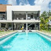 Onyx by Blue Sky Luxury