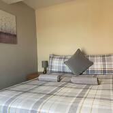 Apartment - Sleeps 2 - Pet Friendly - Parking