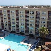 Great Family Condo * EZ Beach Access * SpaceX view (Gulfview II #604) 