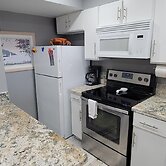 Great Family Condo * EZ Beach Access * SpaceX view (Gulfview II #604) 