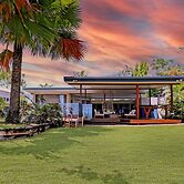 Absolute Beachfront House with Private Pool