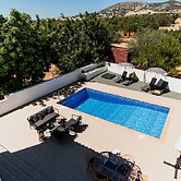 Sanders White Mountains - Modern Villa With Pool