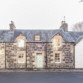 Charming Cardoon Cottage in Beautiful Village