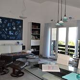 Two-bedroom Apartment for 4-5 Guests With Lake and Mountain Views