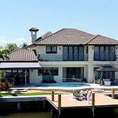 5 Bedroom Luxe Villa on Deep Water Intracoastal
