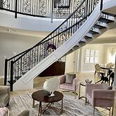 5 Bedroom Luxe Villa on Deep Water Intracoastal
