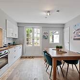 Hove Actually House - 4 Bedrooms - Garden