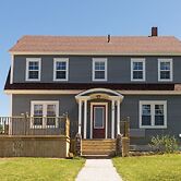 The Archie & Isidore Hotel