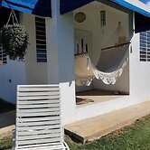 Comfy apartment 8 minute walk from beach