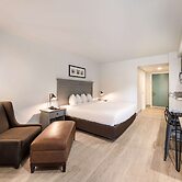 Suburban Studios Williamsburg Central