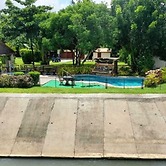 Monty's Riverside View Resort by Cocotel