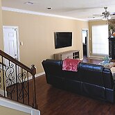 6Bdrm 3.5Bath 14Beds - 2 Story Houston