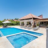 Luxurious 5-bdr villa at Casa de Campo
