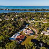 Suite Dreams Guesthouse aka Care Takeover Home