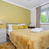 2 Bed Apartment - Sleeps 5 - Wifi - Parking - Pets