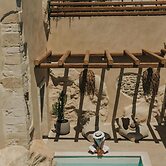 Manili Boutique Suites & Villas