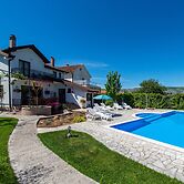 Frida Luxury Beachfront Villa