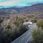 Gena's Sierra Inn & Restaurant