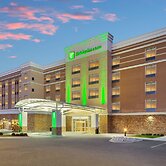 Holiday Inn & Suites Detroit - Troy by IHG