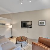 Comfortable 1BD Vector Suite With 95 Walkscore