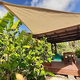 Moana Breeze Eco Lodge