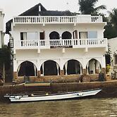 Shella Bahari Guest House